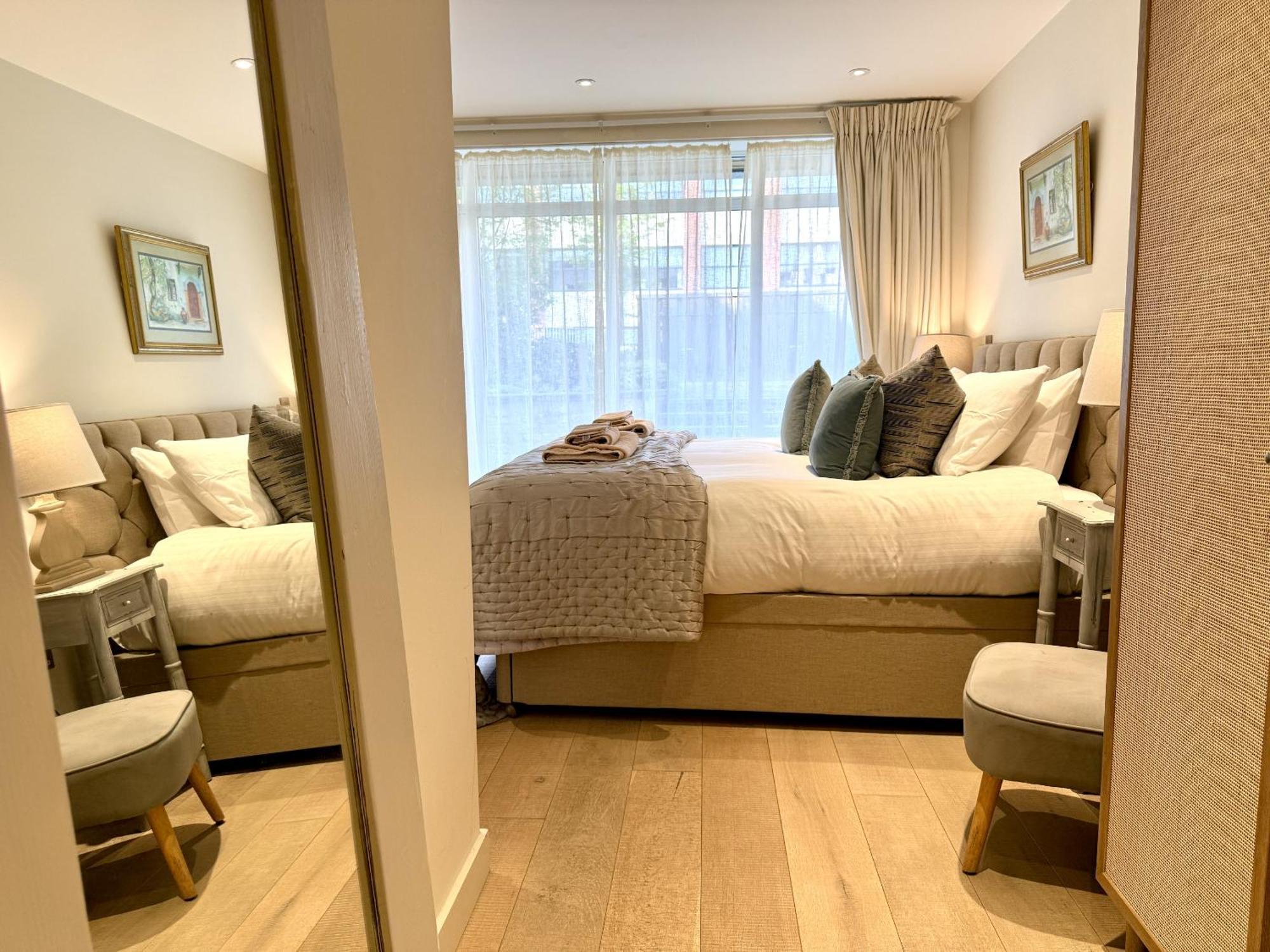Apartamento Walcot Yard With Parking, Bath Keys Exterior foto